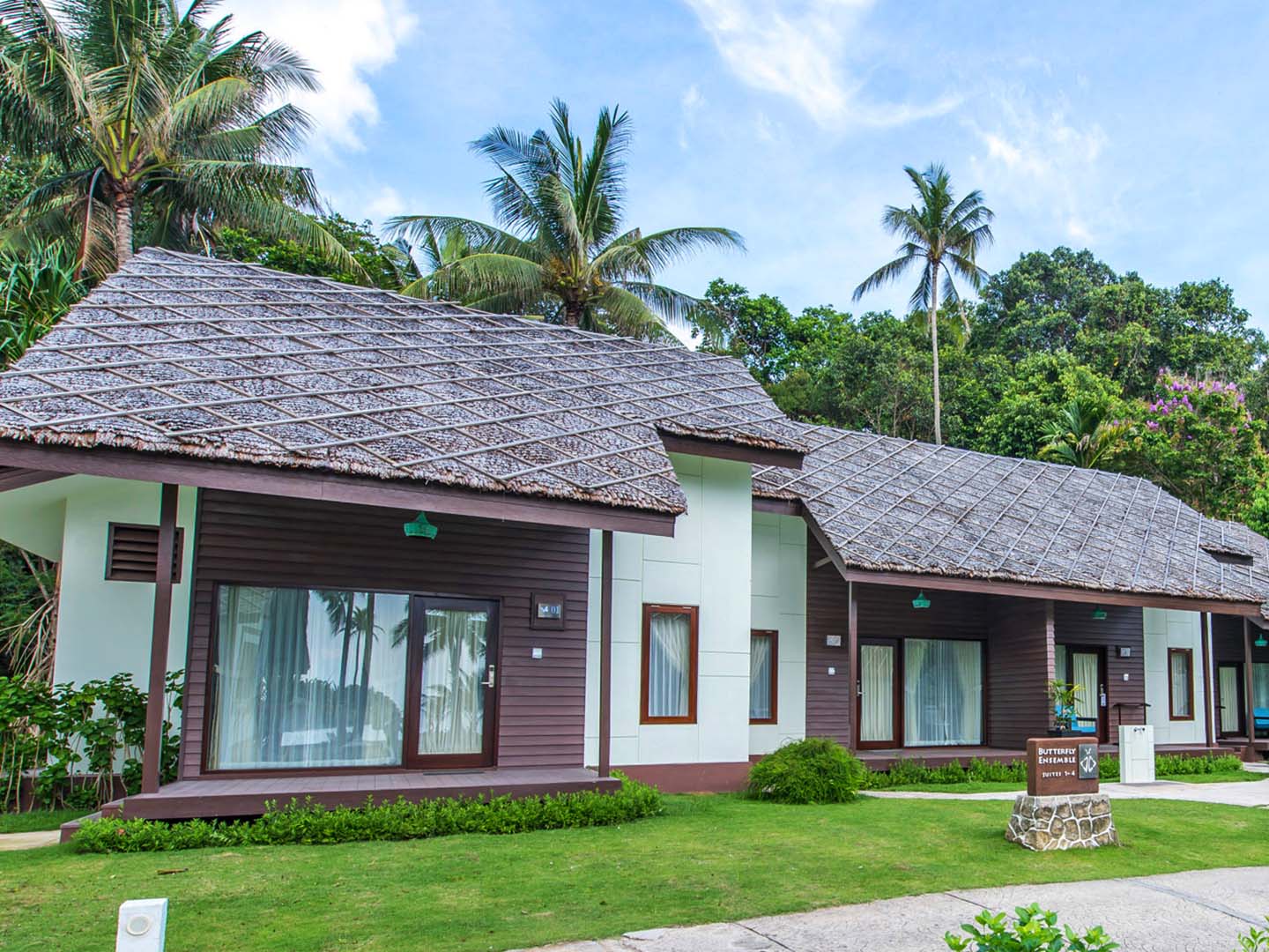 Mayang Sari Beach Resort - Chalet Exterior