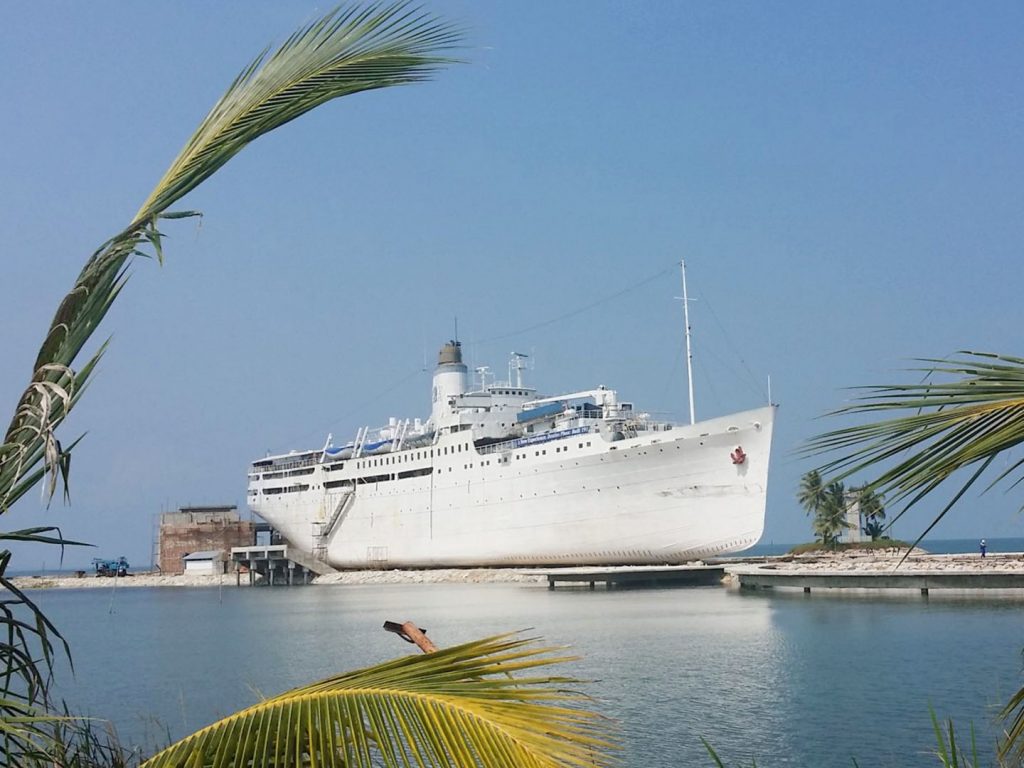 Doulos Phos - The Ship Hotel