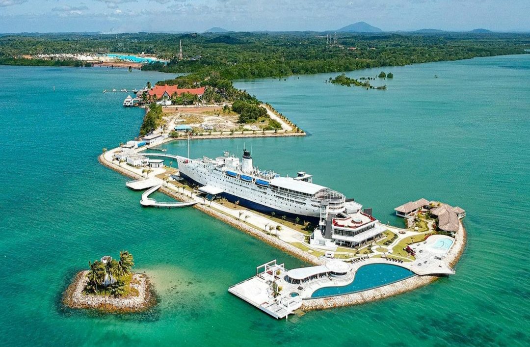 Ship Ahoy Daypass | Unique Ship Hotel Experience in Bintan