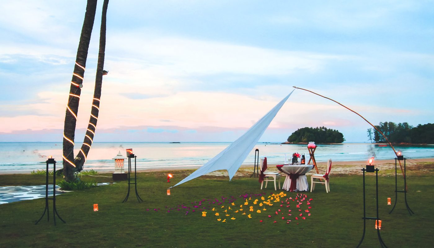 Beachfront Romantic Dinner at Mayang Sari Beach